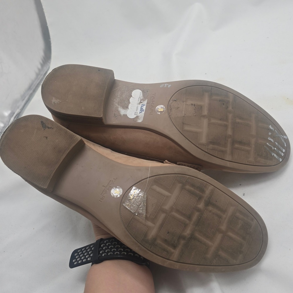Tahari Bit Loafer Shoes Women 8 Tan Beige Faux Suede Classic Preppy Officecore - Picture 6 of 9